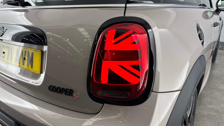 MINI Hatchback 2.0 Cooper S Sport 3dr Auto Petrol Hatchback